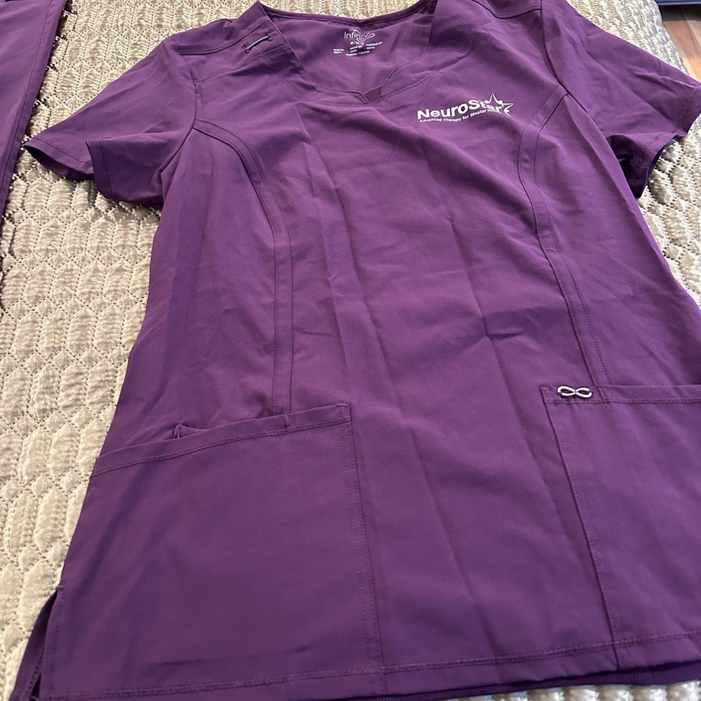 Cherokee Infinity Violet Scrub pants and top set. size small